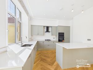 Kitchen- click for photo gallery